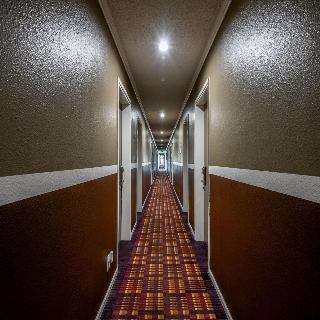Waldport Beach Hotel