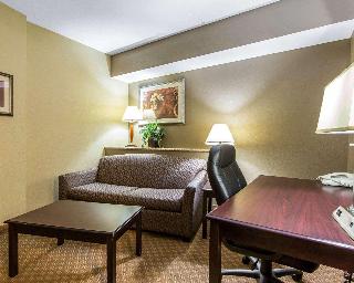 2 Queen Beds, Suite, Nonsmoking, Upgrade