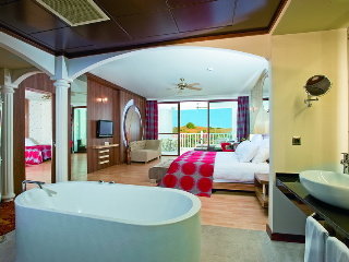 Room
 di The Kumul Deluxe Resort & Spa