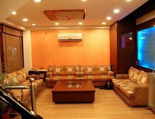 Lobby
 di White House Continental