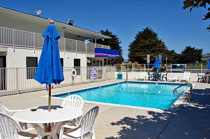 Pool
 di Motel 6 Morro Bay