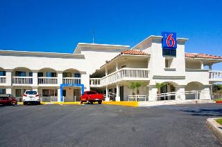 Motel 6 Carlsbad South