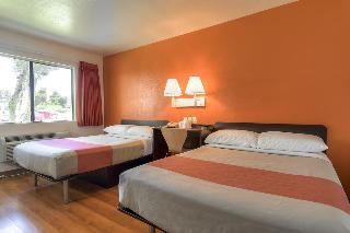Motel 6 Carlsbad Downtown