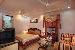 Room
 di Mandakini Kanpur