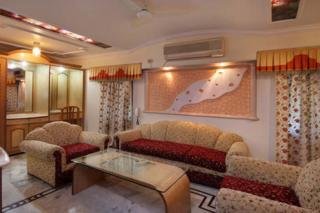 Room
 di Mandakini Kanpur