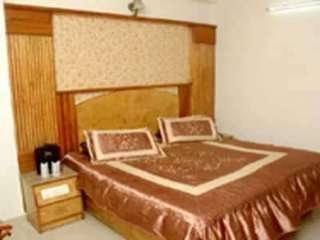 Room
 di Yuvraj Deluxe