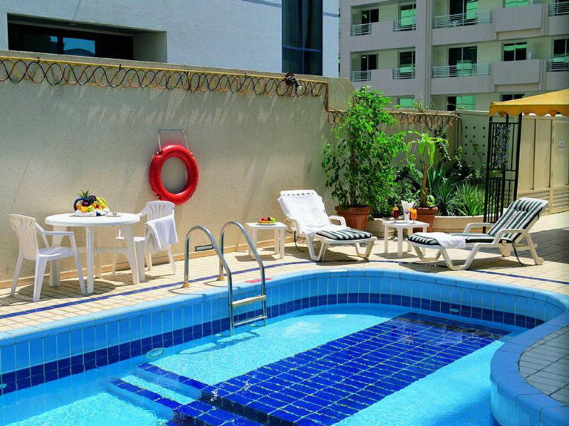 Regal Plaza Hotel - Pool