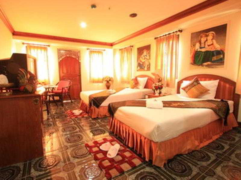 Room thumbnail 3