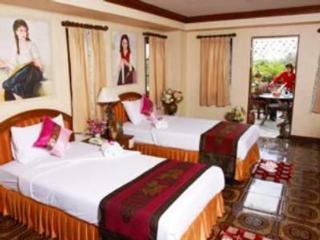 Room thumbnail 6