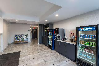 Rodeway Inn & Suites near Outlet Mall - Asheville
