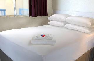1 King Bed Non-Smoking