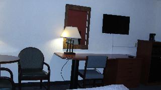 Accessible - 2 Queen Mobility Accessible Communication Assistance Bathtub Desk Microwave And Refrig