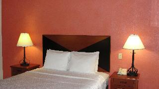 1 Queen Bed Non-Smoking Flat Screen Television Microwave And Refrigerator Desk Wi-Fi Hairdryer Cont