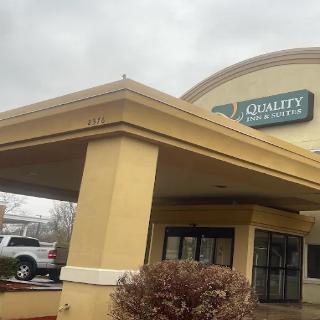 Quality Inn & Suites Ann Arbor Hwy 23