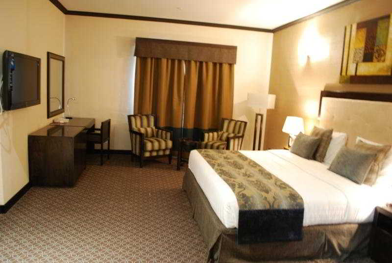 Room
 di London Crown Hotel