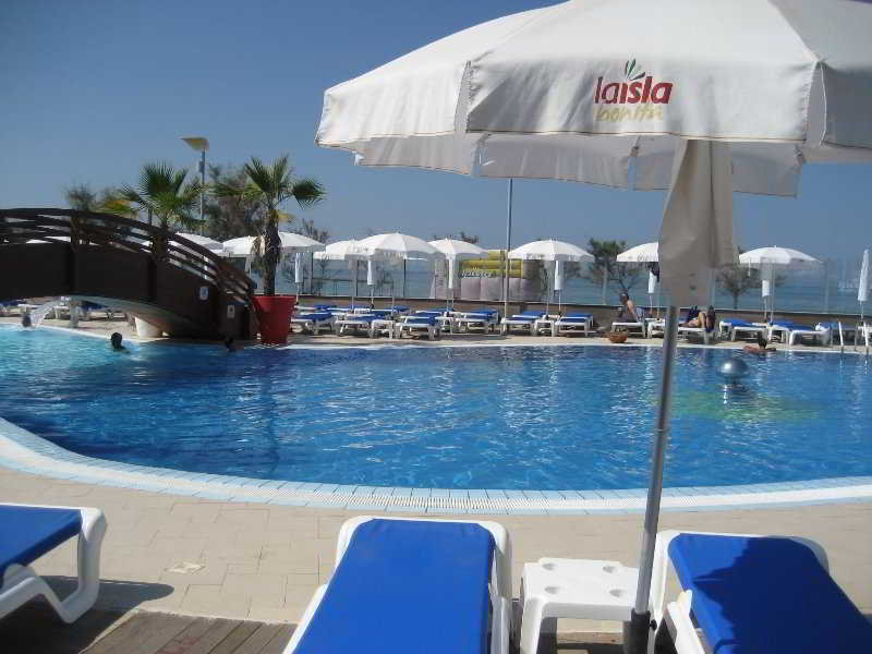 Pool
 di La Isla Resort