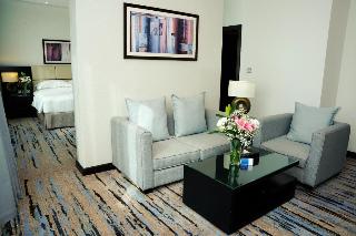 EMERALD SUITE KING BED