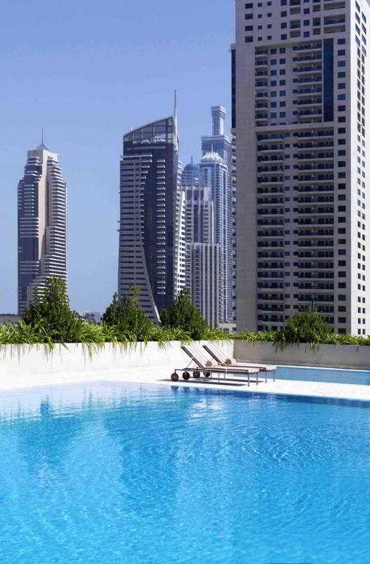 Pool
 di Radisson Blu Residence Dubai Marina