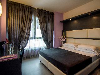 Golden Hotel, Naples