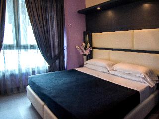 Golden Hotel, Naples