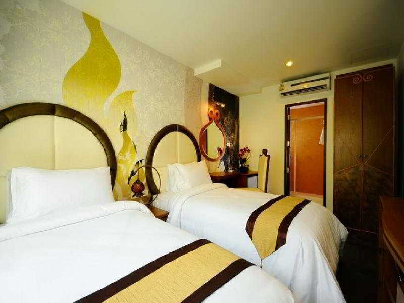 Room thumbnail 2