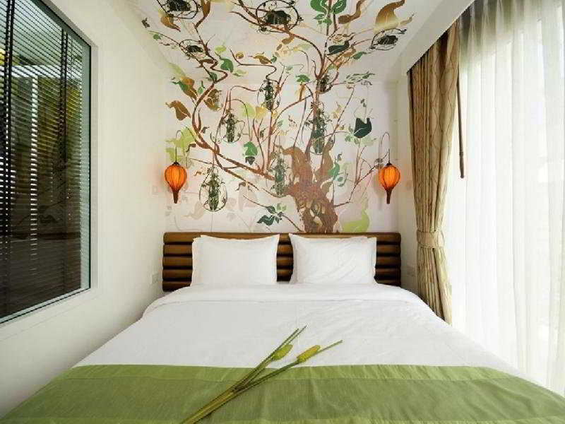 Room thumbnail 4