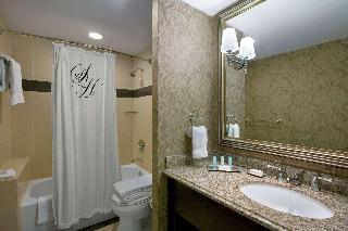 1 King Bed Deluxe Room W/ Glass Front Fridge
