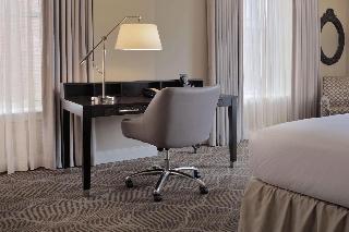 1 King Bed Deluxe Room W/ Glass Front Fridge