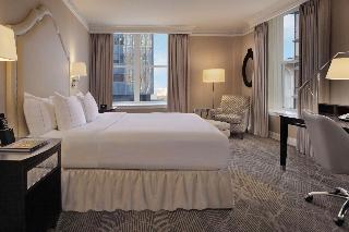 1 King Bed Deluxe Room W/ Glass Front Fridge