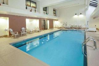 Photo of Hampton Inn Peoria-East at the Riverboat Casino Pool