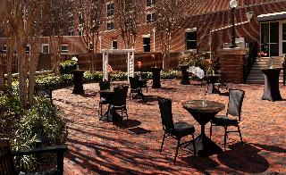 Hilton Alexandria Old Town
