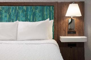 1 King Bed Nonsmoking