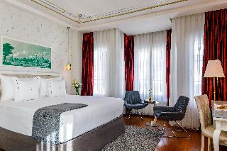 Amira Hotel