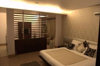 Room
 di White Klove Deluxe