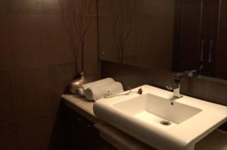 Room
 di White Klove Deluxe