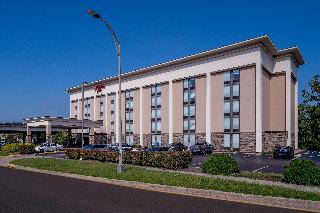 Hampton Inn Charleston-Downtown (Civic Center)