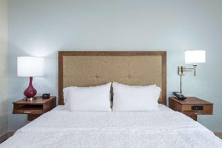1 King Bed Nonsmoking