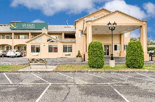 Quality Inn & Suites Northampton- Amherst