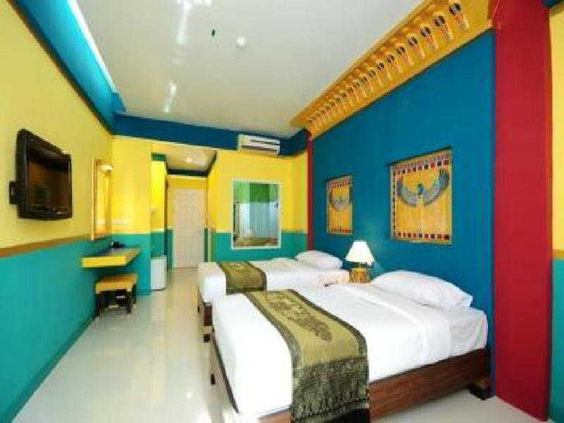 Room thumbnail 2