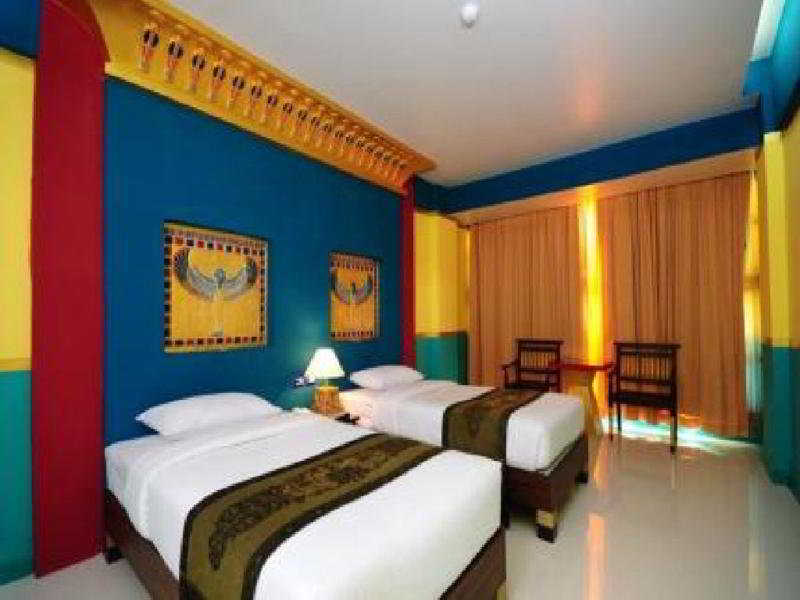 Room thumbnail 3