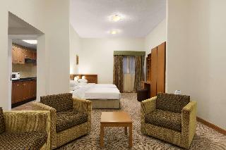 Ramada Hotel & Suites by Wyndham Ajman - Zimmer