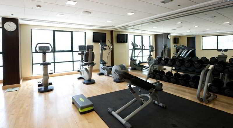 Sports and Entertainment
 di Layia Oak Hotel & Suites