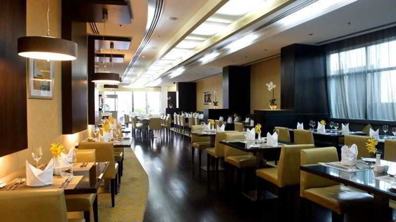Restaurant
 di Layia Oak Hotel & Suites
