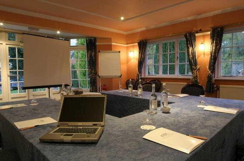 Conferences
 di The Hurtwood Inn Hotel