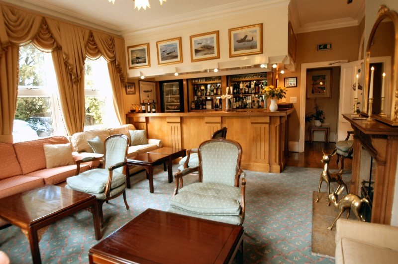 Bar
 di Duxford Lodge Hotel