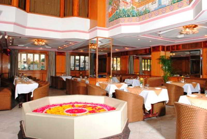 Vesta Maurya Palace - Restaurant