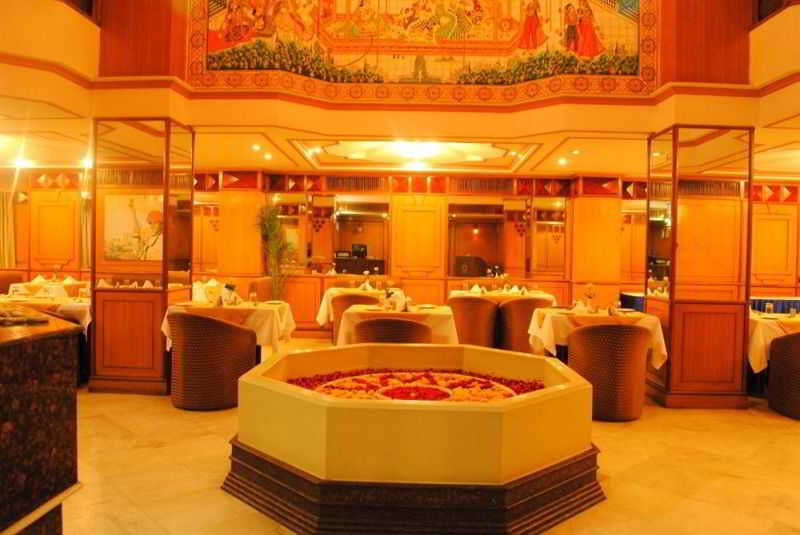 Vesta Maurya Palace - Restaurant