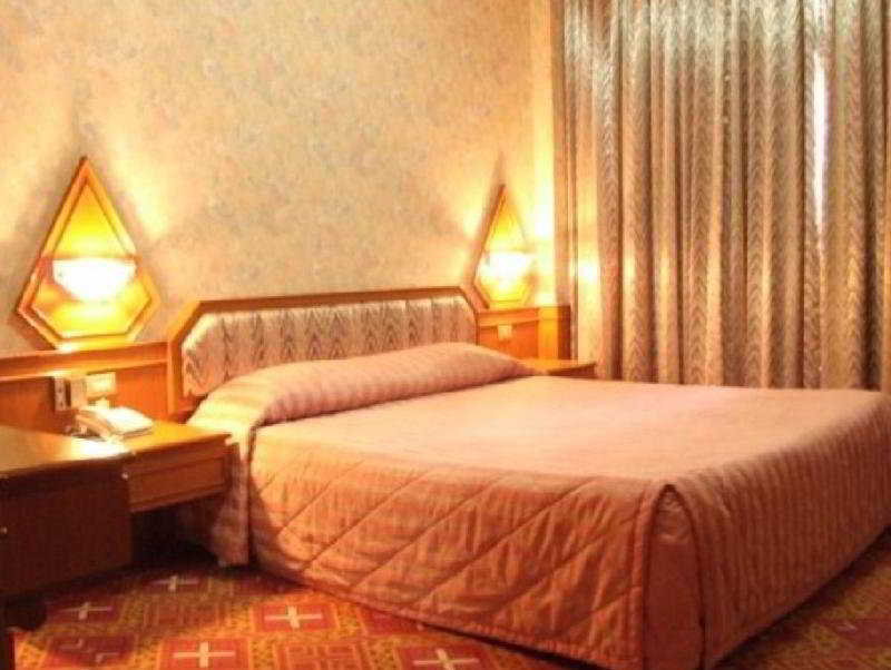 Room thumbnail 2