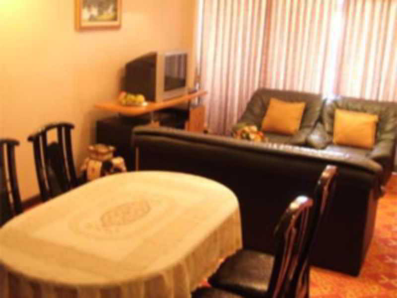 Room thumbnail 4
