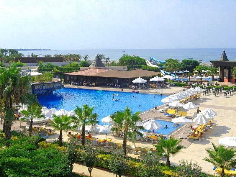 Pool
 di Paloma Beach Resort